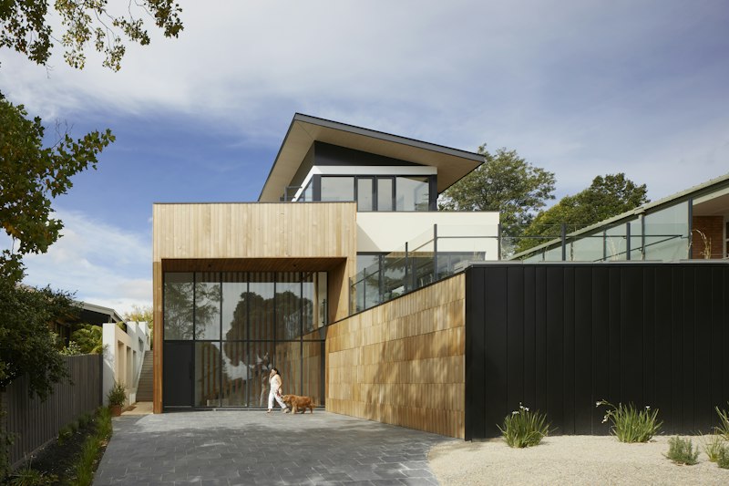 Casa y obras exteriores